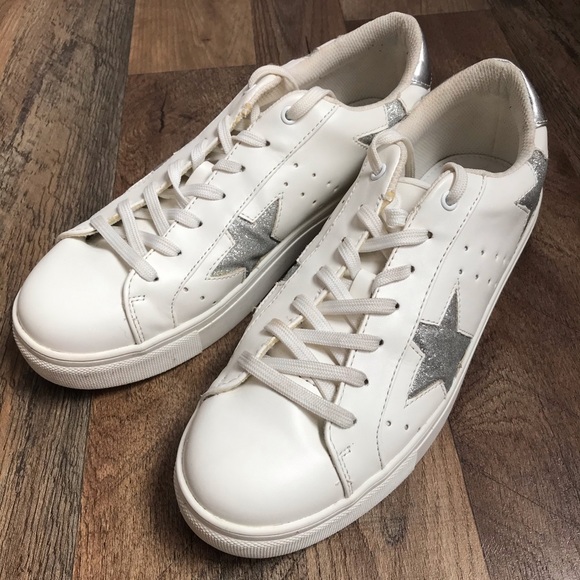 steve madden silver tennis shoes